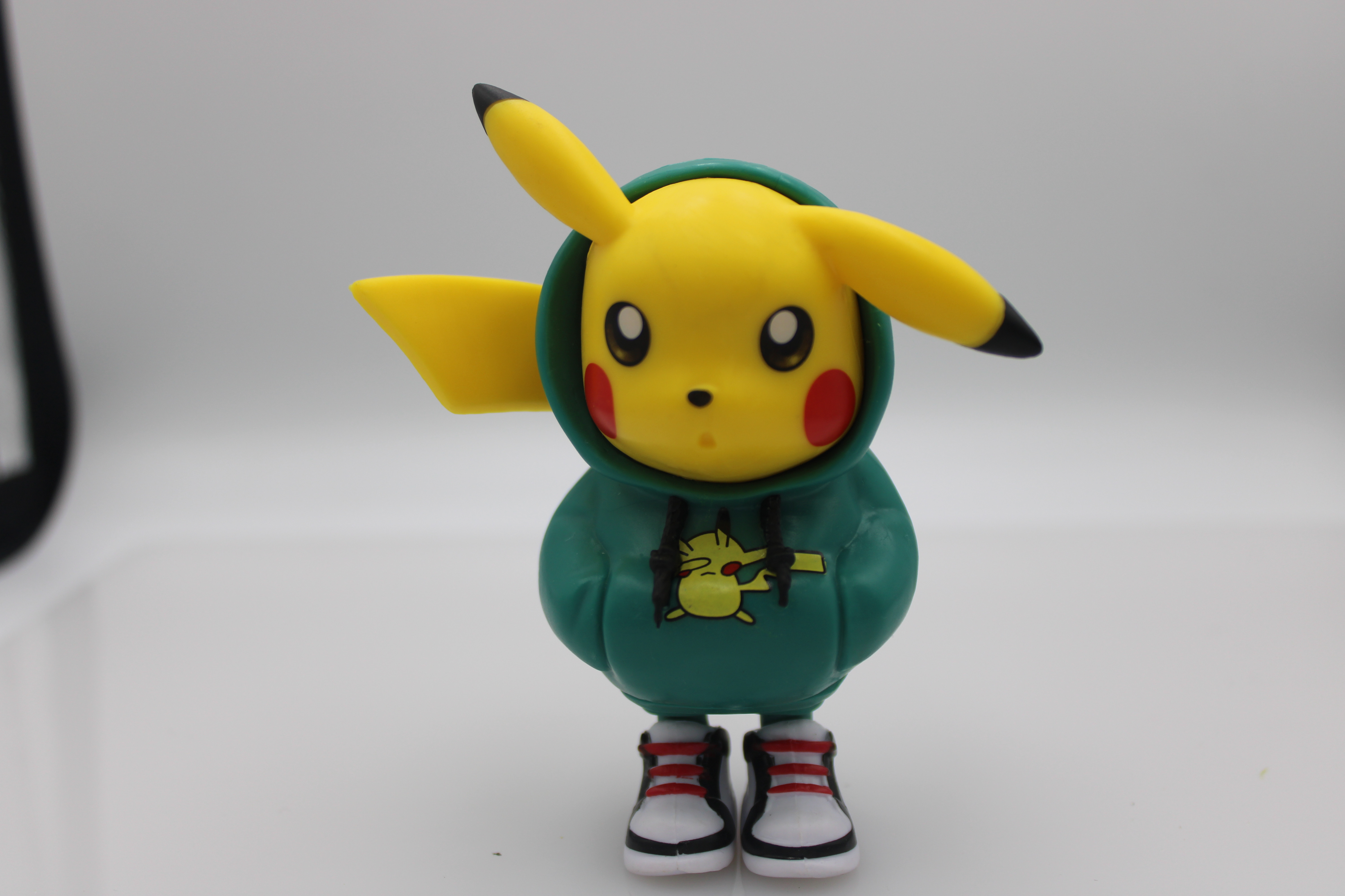 Figurine Pokémon - Pikachu SweatShirt
