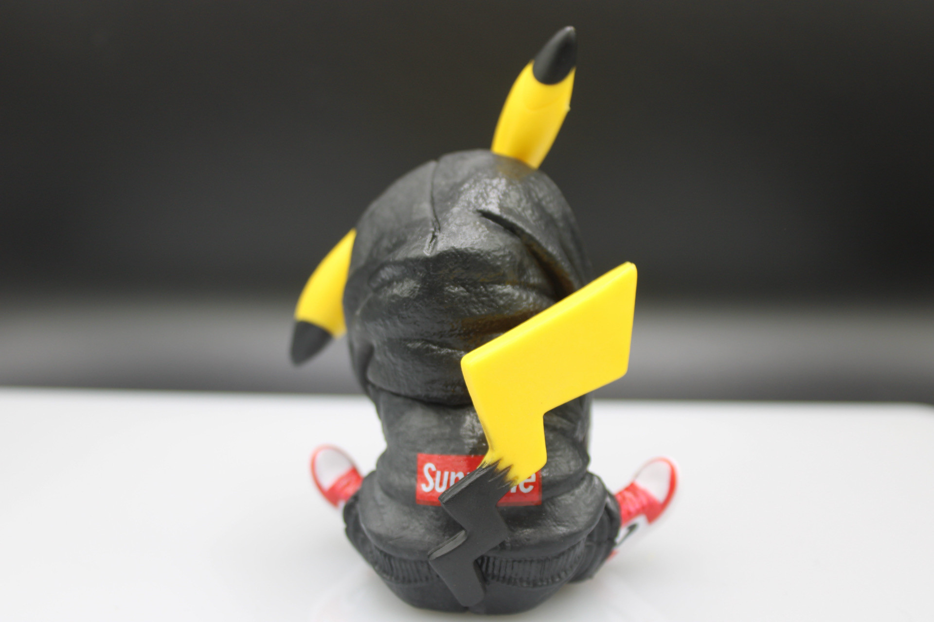 Figurine Pokémon - Pikachu Black Sweat