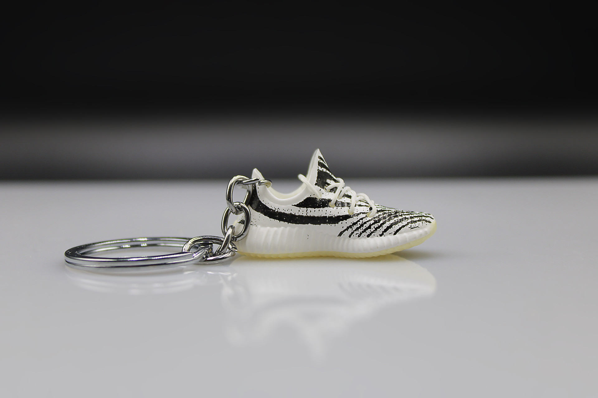 Porte-clés Sneakers 3D - Yeezy Boost 350 V2 - Zebra Jaune